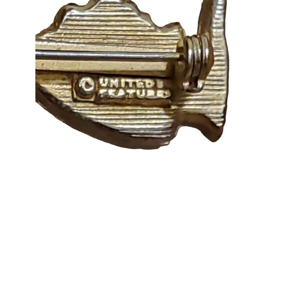 Vtg United Features Peanuts Charlie Brown Pin Brooch Baseball Player Hat Glove - Picture 3 of 3